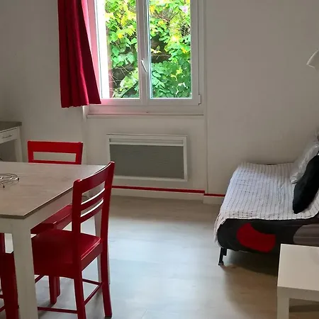 LOCATIONS RIVES DE SEUGNE - De Gaulle Appartement Jonzac Buitenkant foto